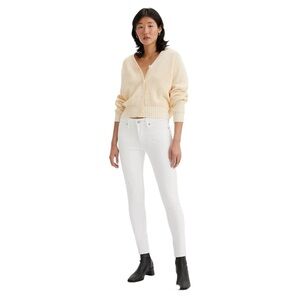 Levi’s 711 Shaping Skinny in White